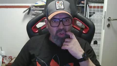 Snapshot of womenizzeer chatting on 26, 2, 2025 Adam online show from 26, 2, 2025