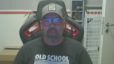 Snapshot of womenizzeer chatting on 12, 3, 2025 Adam online show from 12, 3, 2025