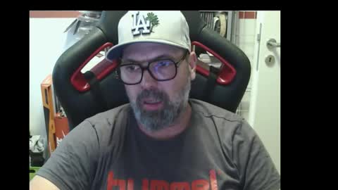 Snapshot of womenizzeer chatting on 8, 9, 2025 Adam online show from 8, 9, 2025