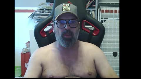 Snapshot of womenizzeer chatting on 1, 10, 2025 Adam online show from 1, 10, 2025