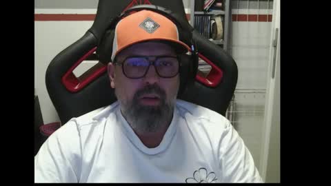 Snapshot of womenizzeer chatting on 3, 11, 2025 Adam online show from 3, 11, 2025