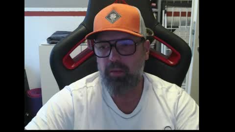 Snapshot of womenizzeer chatting on 5, 11, 2025 Adam online show from 5, 11, 2025