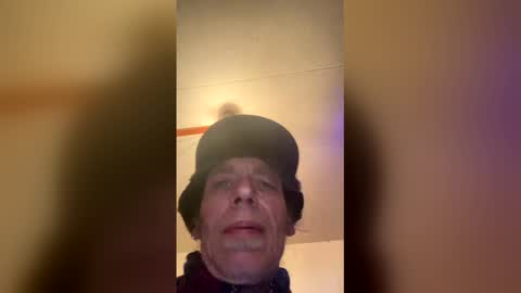 Snapshot of wonderboy3272 chatting on 3, 2, 2026 guido online show from 3, 2, 2026