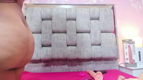 wonderkloe_ online show from 4, 11, 2025