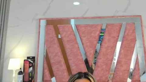 wonderkloe_ online show from 7, 2, 2026