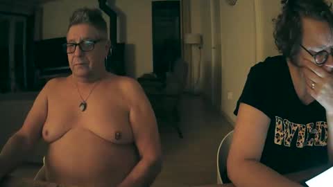 woodwurm and Snoeske online show from 14, 12, 2025