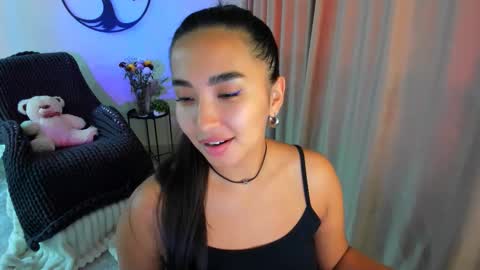 dudetta Kim online show from 5, 11, 2025