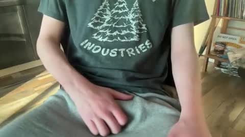 wormburm online show from 15, 4, 2026