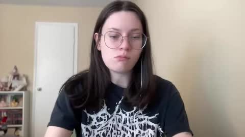 Lucina online show from 6, 1, 2025