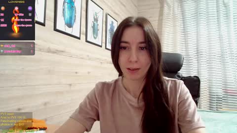 Snapshot of wow_porno_ chatting on 5, 3, 2025 Anna  online show from 5, 3, 2025