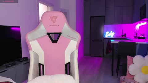 Emi online show from 18, 12, 2025