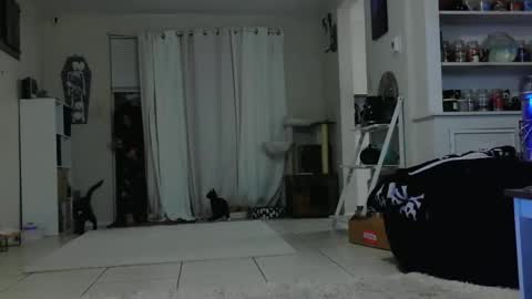 Crystal Lake online show from 8, 10, 2025