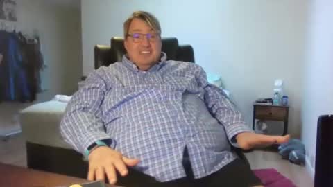 Snapshot of wrensroom chatting on 18, 2, 2025 Wren Valentino online show from 18, 2, 2025