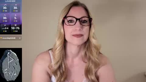 Snapshot of wynfreya chatting on 27, 6, 2026 Wyn online show from 27, 6, 2026