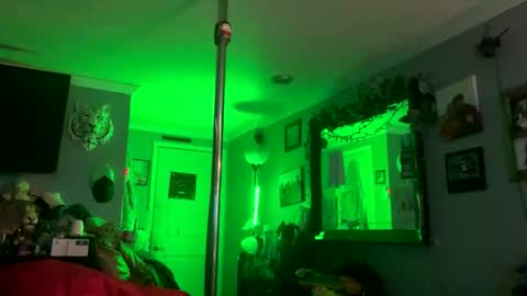 Snapshot of x7i3zuvfcwxym8naezgb chatting on 17, 11, 2025 Whatyouwantbest online show from 17, 11, 2025