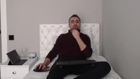 Snapshot of x_____0_____x chatting on 9, 4, 2026 Mr. Lonely online show from 9, 4, 2026