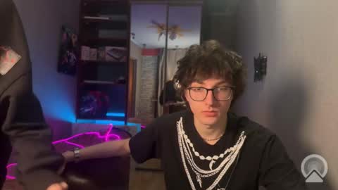 Snapshot of x_files_t chatting on 3, 2, 2026 Philipp and Este online show from 3, 2, 2026