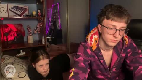 Snapshot of x_files_t chatting on 4, 3, 2026 Philipp and Este online show from 4, 3, 2026