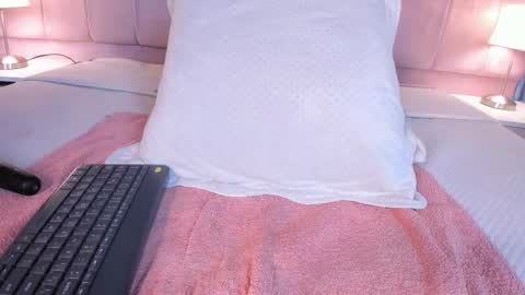 x_milu online show from 8, 3, 2025