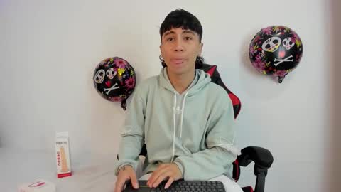 xaanderGrey online show from 12, 10, 2025