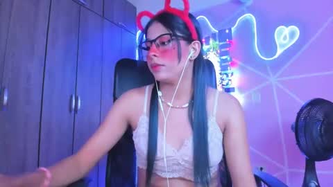 XALLYSONX online show from 8, 2, 2025