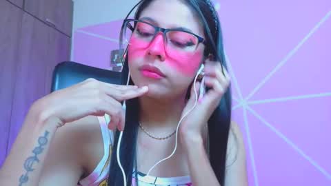 Snapshot of xallysonx_ chatting on 28, 4, 2026 XALLYSONX online show from 28, 4, 2026