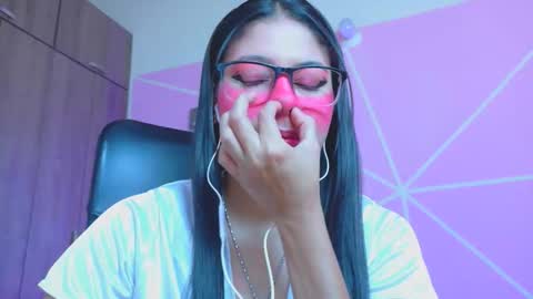 Snapshot of xallysonx_ chatting on 12, 5, 2026 XALLYSONX online show from 12, 5, 2026