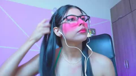 Snapshot of xallysonx_ chatting on 20, 5, 2026 XALLYSONX online show from 20, 5, 2026