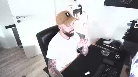Snapshot of xamrelgneal chatting on 8, 6, 2026 xamrelgneal online show from 8, 6, 2026