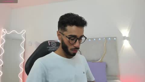 Snapshot of xander_tay chatting on 12, 12, 2024 ISSANDER online show from 12, 12, 2024