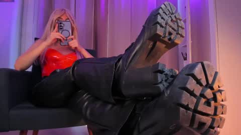 Snapshot of xcherrygoth chatting on 12, 3, 2026 Cherry Goth online show from 12, 3, 2026