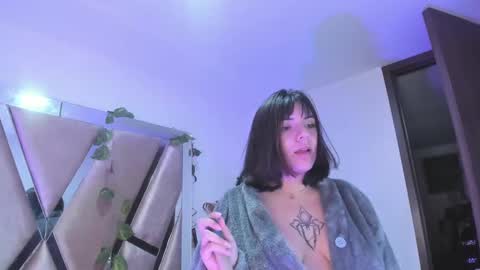 hinata  online show from 4, 1, 2025