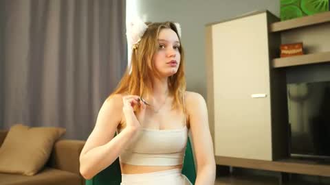 Luna and Lina online show from 18, 11, 2025