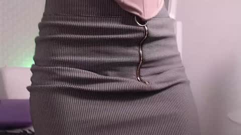 ximena suarez online show from 9, 1, 2025