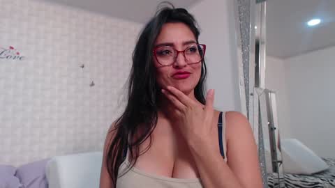 ximena suarez online show from 10, 1, 2025