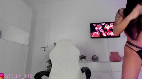 Snapshot of xjelly_piee chatting on 16, 6, 2026 Charisma online show from 16, 6, 2026