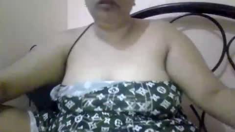Snapshot of xjuicytits chatting on 18, 5, 2026 xjuicytits online show from 18, 5, 2026