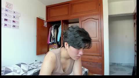 Snapshot of xlatin_girlssx chatting on 26, 1, 2025 We are Lana. the one with short hair and vanessa girl with long hair online show from 26, 1, 2025