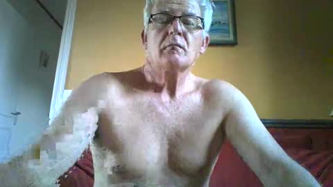 Snapshot of xmaeg3 chatting on 3, 11, 2025 xmaeg3 online show from 3, 11, 2025