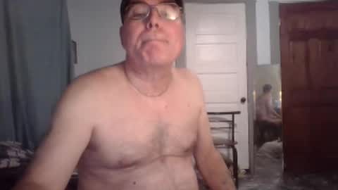 Snapshot of xmale4you chatting on 1, 3, 2025 allsexisgood online show from 1, 3, 2025