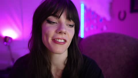 Bella Bondai online show from 15, 1, 2025