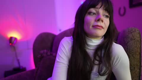 Bella Bondai online show from 18, 2, 2025