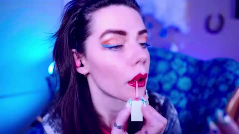 Bella Bondai online show from 11, 11, 2025