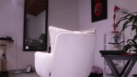 Snapshot of xomega_02 chatting on 6, 2, 2025 online show from 6, 2, 2025