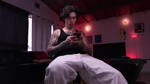   online show from 24, 10, 2025