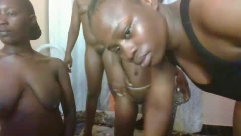 Snapshot of xoxo_savage chatting on 12, 9, 2025 Xoxo online show from 12, 9, 2025