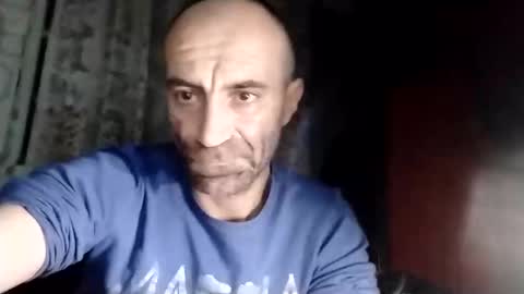 Snapshot of xploid1982 chatting on 18, 11, 2025 xploid1982 online show from 18, 11, 2025