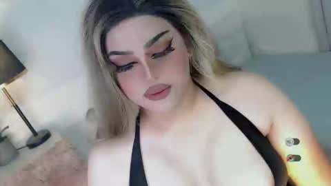Snapshot of xsabbylicious69 chatting on 8, 10, 2025 xsabbylicious69 online show from 8, 10, 2025