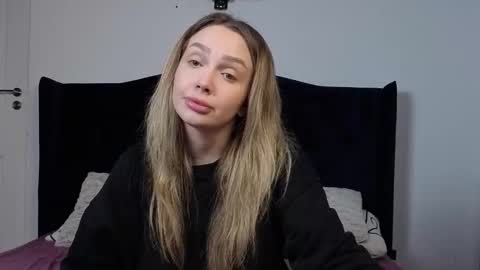 Snapshot of xsexycouples chatting on 25, 2, 2026 AnnaMaee online show from 25, 2, 2026