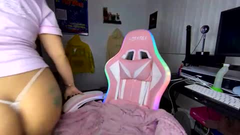 xStarGazingx online show from 15, 4, 2026